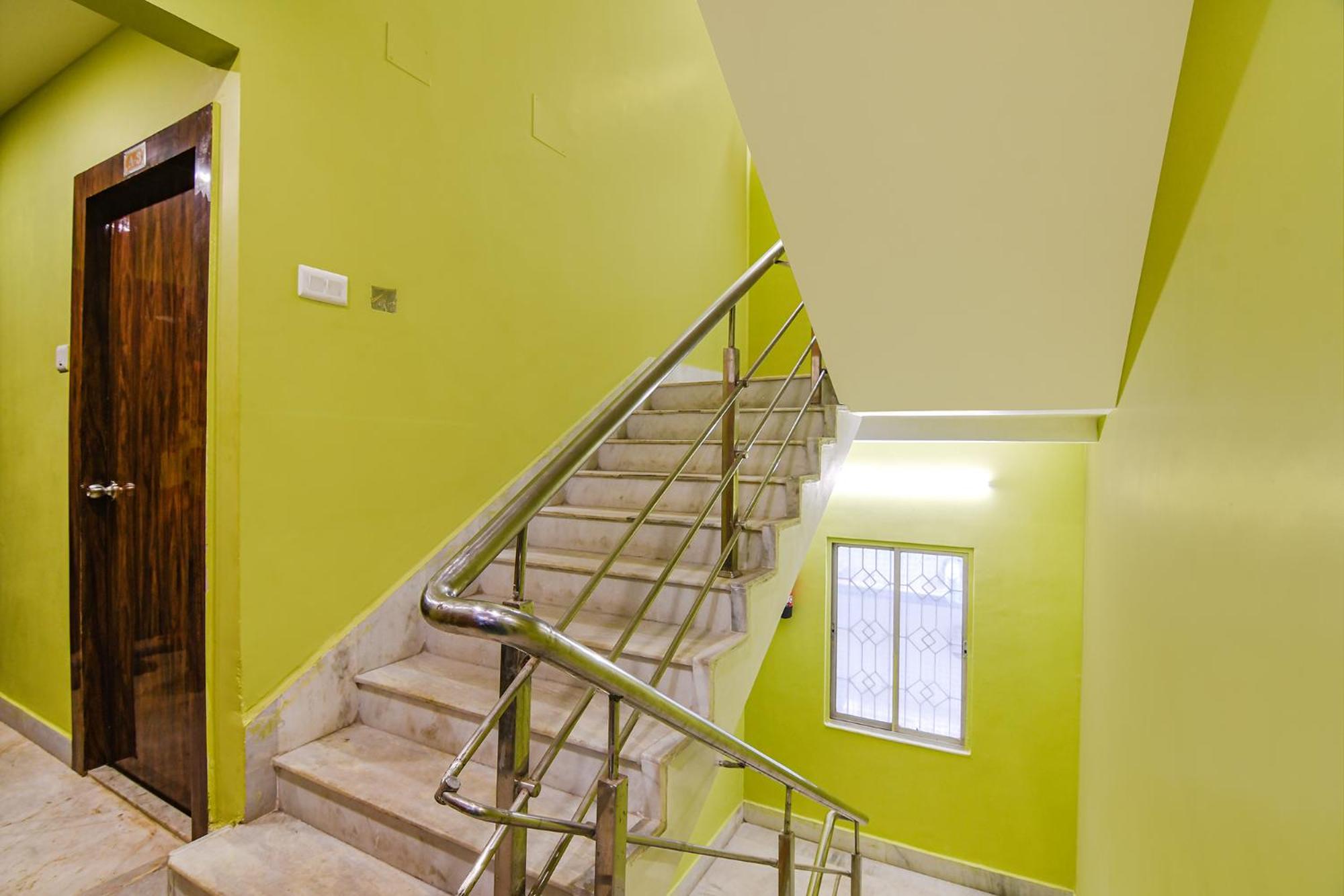 Hotel Fabhotel Divine Chariot Kolkata